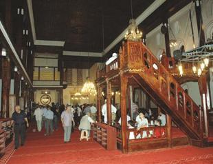 Deputy prime minister reopens Istanbuls Arab Mosque