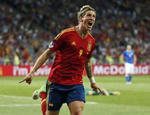 Spain crushes Italy 4-0 in Euro 2012 final