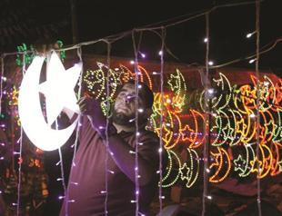 Muslims stock up for Ramadan