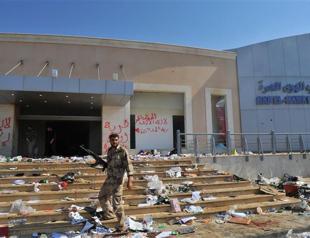 Syria rebels control border post with Turkey