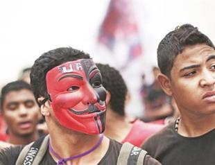 Zamalek, Ahly play in empty stadium