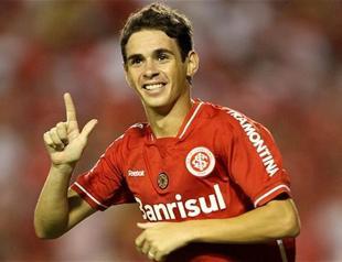 Oscars Chelsea switch on hold