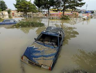 Russia: 3 officials detained over flood deaths