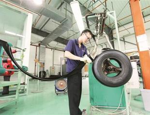 China’s manufacturing activity picks up in July