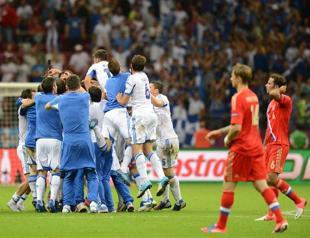Greece beats Russia 1-0 to earn quarterfinal spot