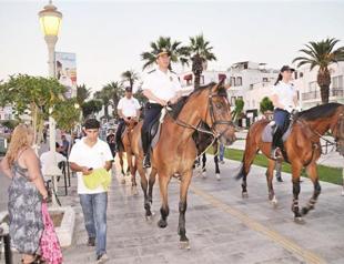 Mounted police in Bodrum mission