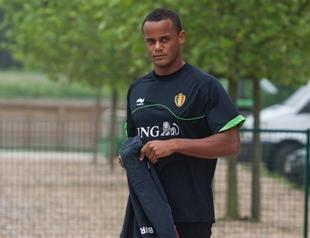 Kompany signs new six-year deal with Manchester City