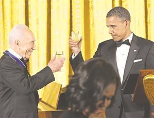 US rivals turn eyes to world