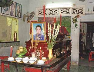 Mother of Vietnamese blogger ‘self-immolates’