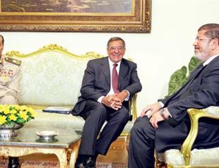 Top US official meets new Egyptian head, top general