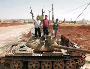 Syria rebels said to receive missiles via Turkey