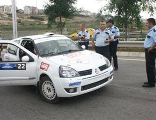 Rally drivers pulled over mid-race by Turkish police