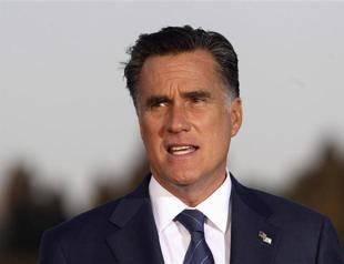 Romney courts donors, raises cash in Israel