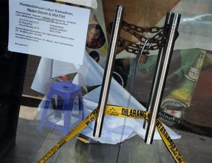 Indonesian police arrest 62 over Ramadan bar attack