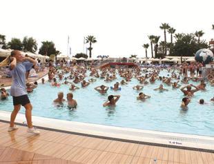 Tourists spend $5.58 billion in second quarter