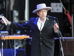 Writer quits New Yorker over fabricated Dylan quotes