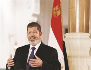 Egypt’s president praises military