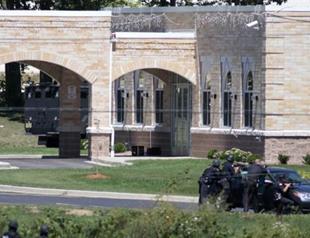 Sikh temple gunman was white, aged 40: official