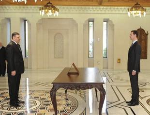 Ex-Syrian PM defects, joins revolution: report