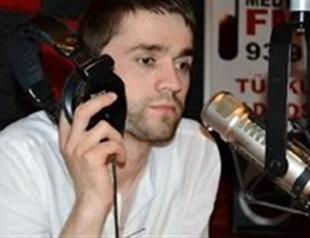 Radio host fined by RTÜK for criticizing officer’s rape