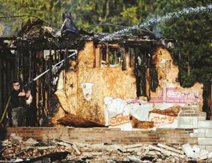 Mosque in US burned, hate attack doubted