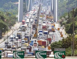 Istanbul locals ‘tired’ of road repair works
