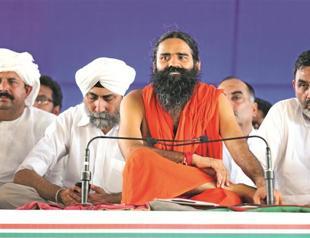 Yoga guru defies Indian government