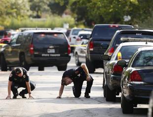 Officer, gunman among 3 killed in Texas shootings