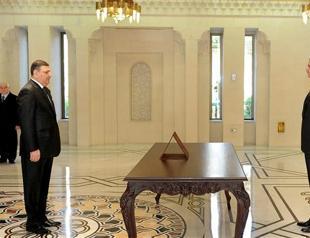 Defected premier: Syrian regime near collapse