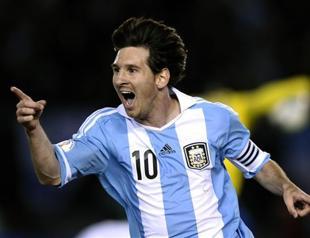 Messi, Ronaldo, Iniesta up for best player award