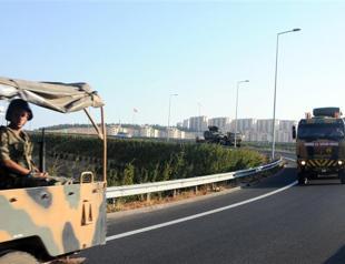 Turkish army stages military drill at Syria frontier: report