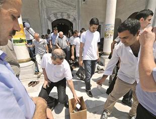 Machine tells donors where their charitable money goes