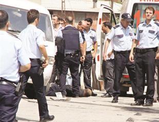 One killed, 2 injured at jewelry robbery