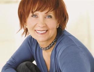 Women gain ground on men in earnings