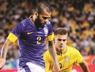 Argentina, Brazil enjoy big friendly victories