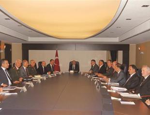 Gov’t reviews fight against terrorism, calling for unity