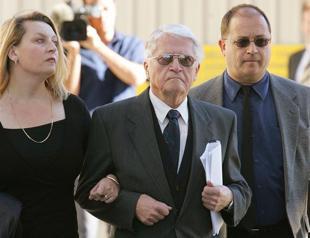 Accused Nazi war criminal free to stay in Australia