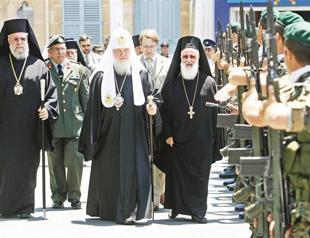 Russians divided over Church’s role in politics