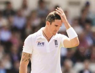 Pietersen apologizes for texts to S Africans