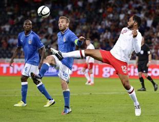 England trump Italy, Spain eases past Puerto Rico