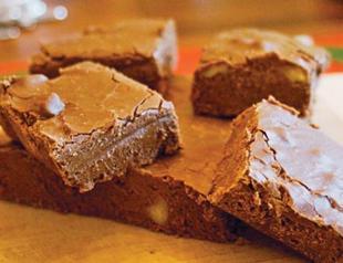 TREAT YOUR GUESTS TO HOMEMADE CHOCOLATE