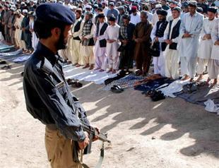 Muslim world celebrates Ramadan amid clashes