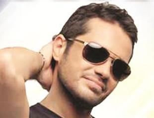 Ozan Doğulu performs in Balıkesir