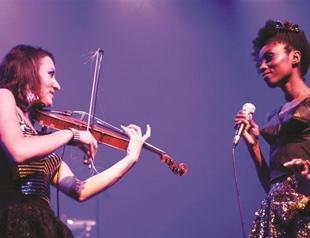 OI VA VOI TAKES THE STAGE AT AYA YORGİ