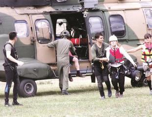 Mountaineer dies as six others rescued