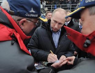 Russia may evacuate Syrian base, says Navy chief