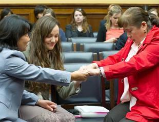 Forced abortion picture causes uproar in China