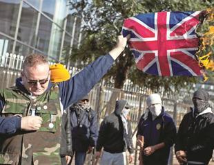 Falklands to hold vote on British rule