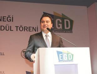 Deputy PM praises economy journalists