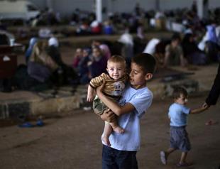 More than 3,500 Syrians flee to Turkey in past 24 hours